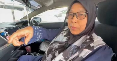 连车带母被匪驾走    妇女: 匪徒一直捉着我肩膀