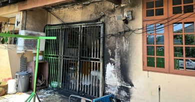 疑电线短路“砰”一声    电表起火烧民宅