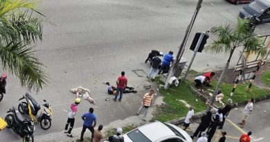 2人过马路被摩哆撞     3人受伤送院