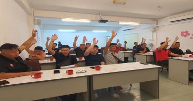丹佛牌公会大会议决   理事会任期  改3年一届
