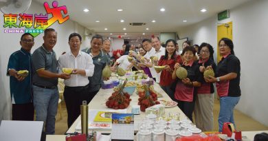 黄国梁：誉为“树上黄金”  劳勿猫山王飘香中国