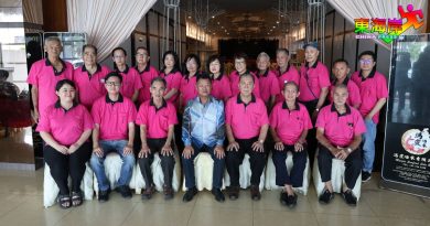 与时俱进   克服挑战  图书馆活动应多元化发展