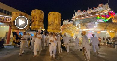 视频｜关丹斗母宫全员拈香恭送     九皇大帝圣驾回銮
