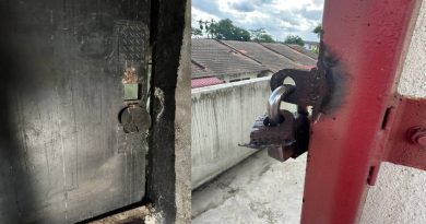 毁铁门偷燕窝音响电眼      燕屋入贼遭搬空