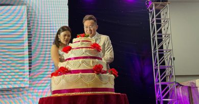 谢东成与妻办婚宴   亲朋戚友应邀出席 喜气满满