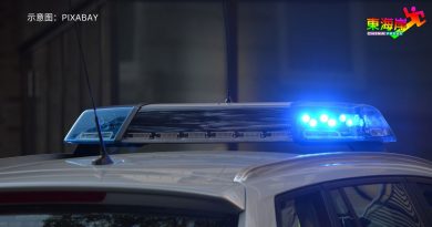 邻居闻恶臭报警破门 中年华男 卧尸家中