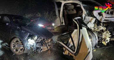 两轿车失控相撞 医药助理毙命 7人伤