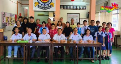 郑兴华：将来事业大放异彩 鼓励孩子学习报考华文