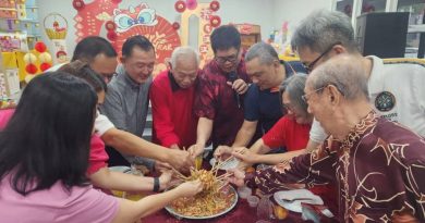 中华维小行政办公室 改建小礼堂出租获收入