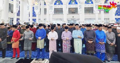 彭苏丹与子民同祈愿