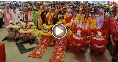官员 穿古装  团拜！    议员吁齐推动社区团结