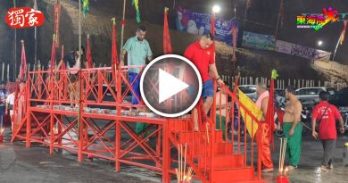 独家丨文冬旧玻璃口财神庙庆神诞 善信 过刀桥 祈福