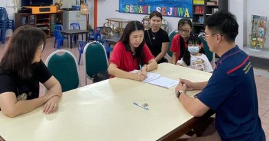 彭亨宗乡青主办中医义诊      为18名老师亲属看诊