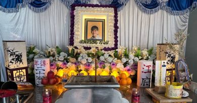 坠海青年江浩荣举殡 父亲：再也见不到儿子