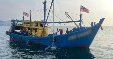 聘用无证外籍渔民    连人带船扣捕充公