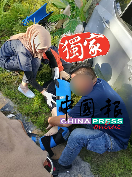 4名新加坡籍游客受伤后倒地不起，较后被紧急送院治疗。