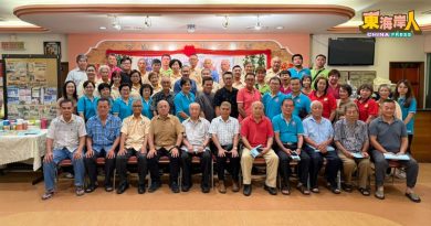而连突华人新义山管理委员会 谢光明接棒主席职