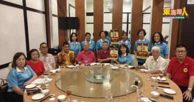 关丹华团联合会妇女组    21日宴庆双亲节