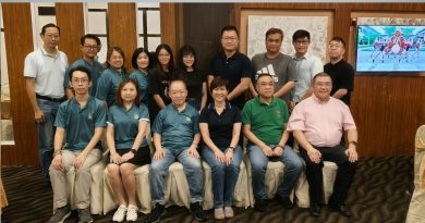 关丹光华华小校友会今改选    陈志伟 吴德安蝉联主席 署理