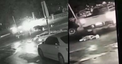 疑闪货卡失控翻覆 骑士抛跌路面被辗伤