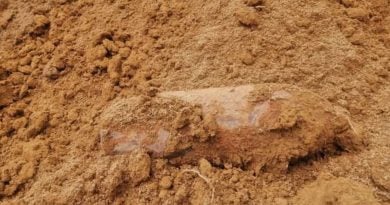 重250公斤空投弹出土      拆弹专家就地引爆