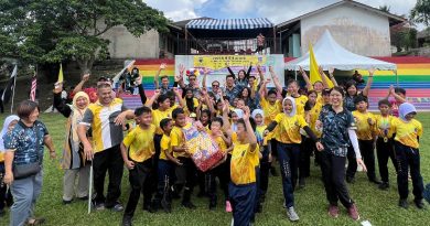 叶俊明：运动会能让学生在竞争中    学会团结