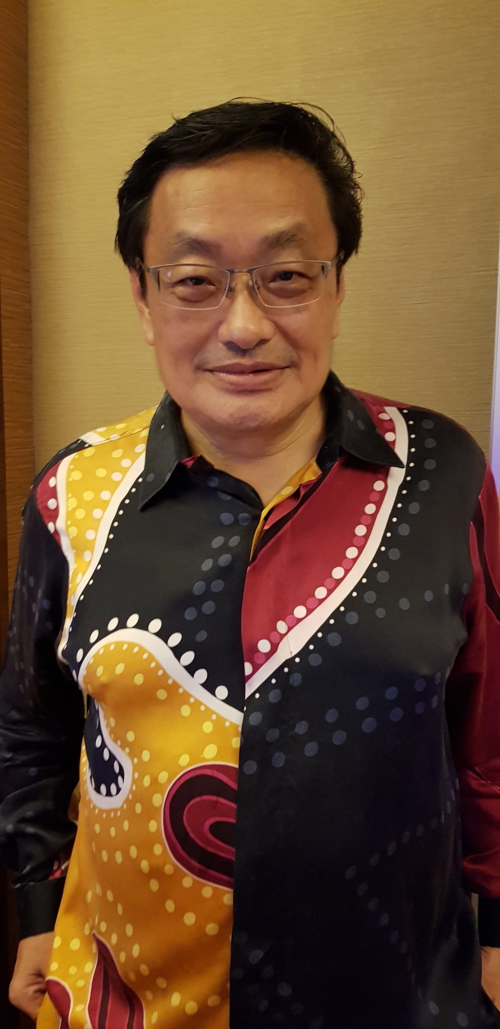 郑东星:等待总会协调与财政部对话探讨文具征SST问题。