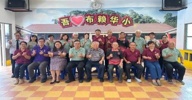 丹爱心教育协会及蔡尤明 访布赖新村华小  交流