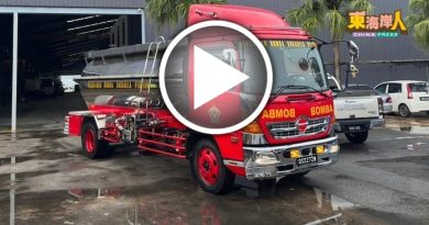 文冬玻璃口志消队   29日  迎接消防水罐车