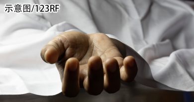 六旬员工摊位制糕 不适倒地暴毙