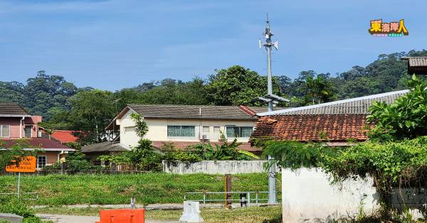 关丹水利灌溉局在雅凌河设置水灾预报和预警计划(PRAB),以第一时间向周边群众传递水灾警报。