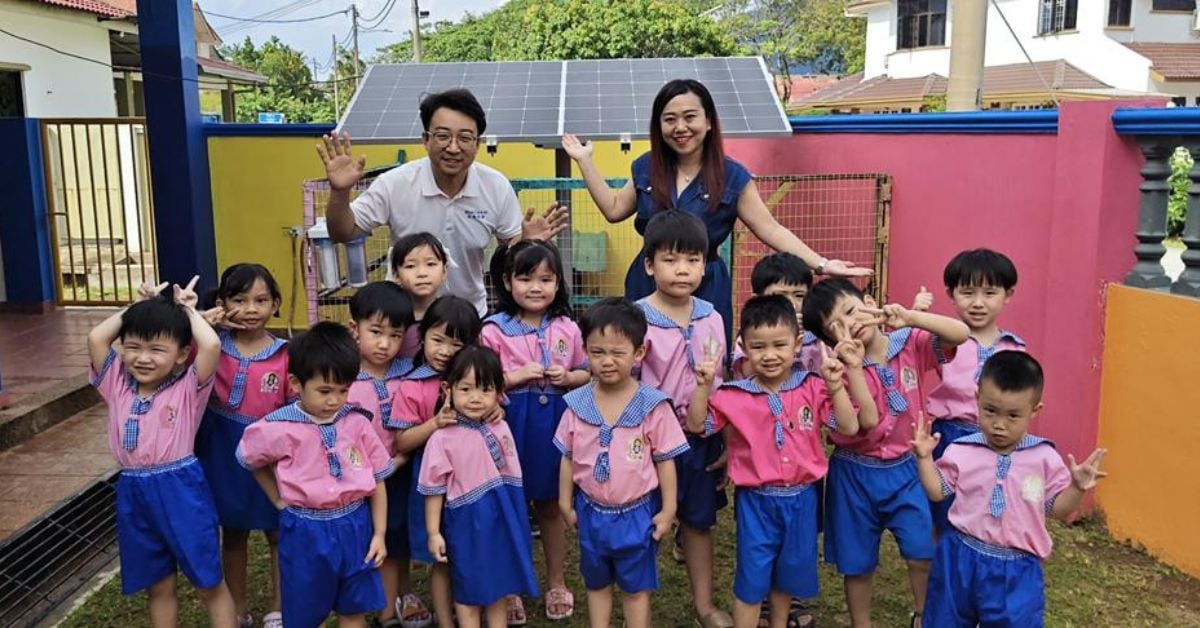 阳光可以点亮教室    也可以唤醒清泉