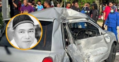 摩哆轿车相撞 骑士司机皆毙命