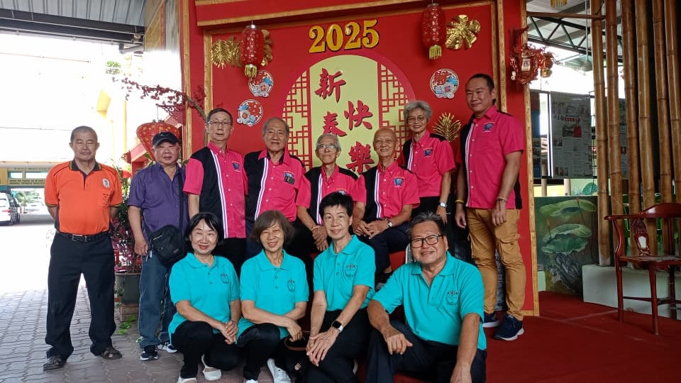 ■出席的组织领导人在三娘打卡区合摄。